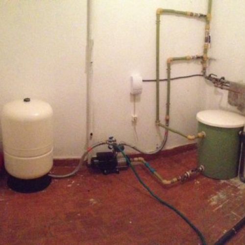 Depositos de agua comunitarios y grupos de presion